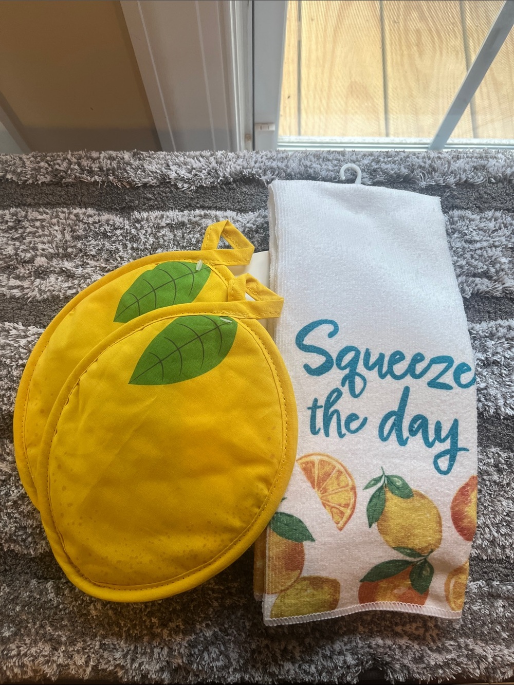 Kitchen Lemon Bundle (1) tea towel and (2) pot holders
